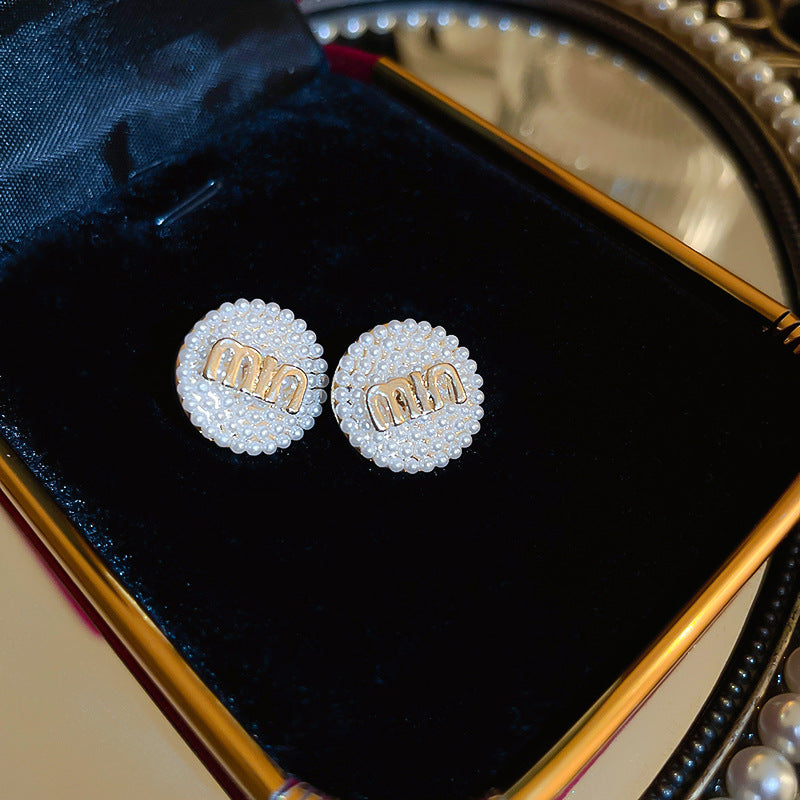 Charming Pearl Earring for Any Occasion