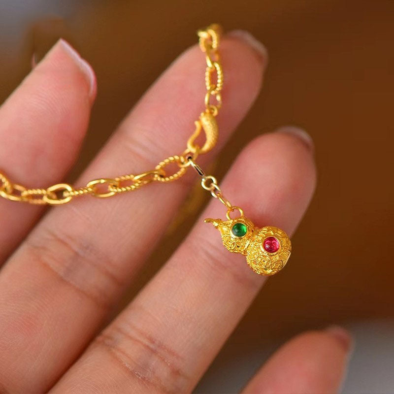 Romantic Gold Bracelet for Special Moments