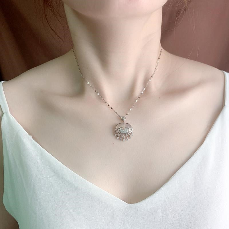 Charming Silver Necklace for Any Occasion