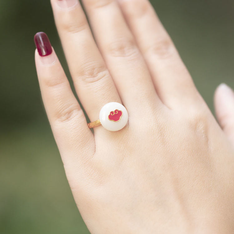 Romantic Silver Ring for Special Moments