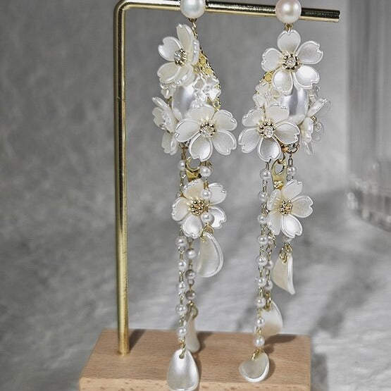 Charming Pearl Earring for Any Occasion