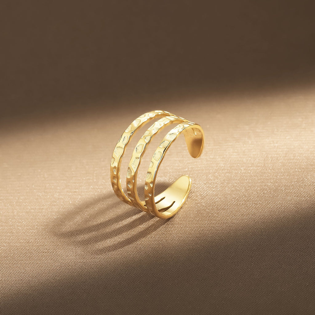 Romantic Gold Ring for Special Moments