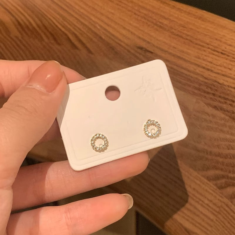 Charming Earring for Any Occasion