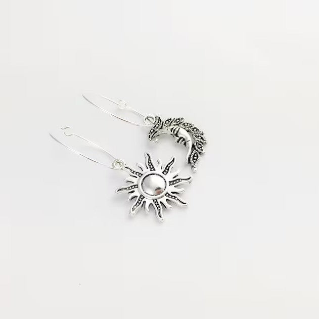 Romantic Silver Earring for Special Moments