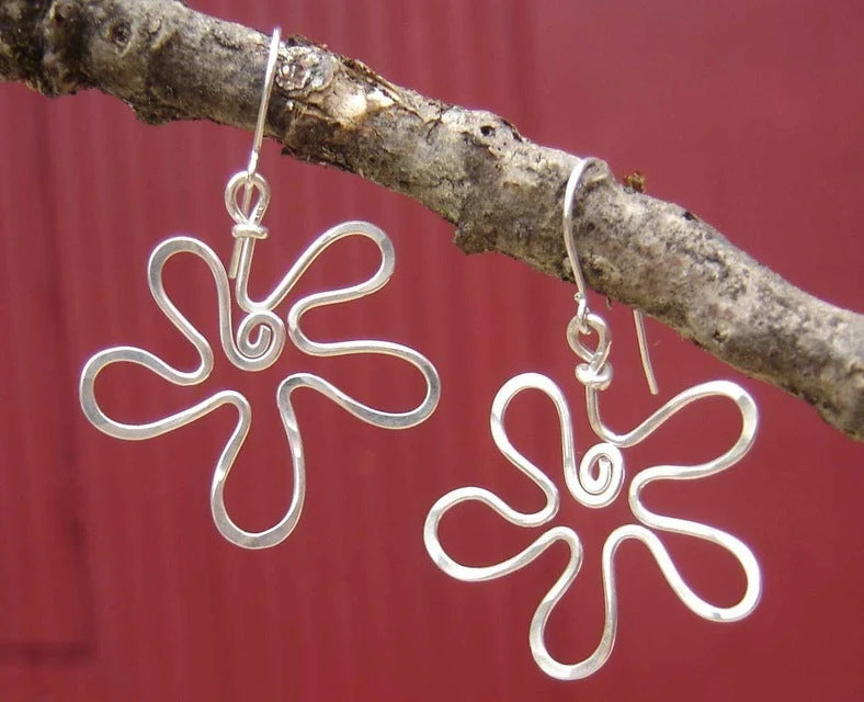 Charming Gold Earring for Any Occasion
