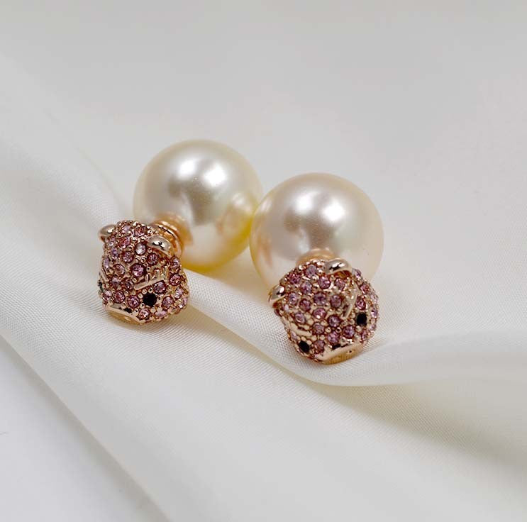 Elegant Gold Earring for Every Occasion