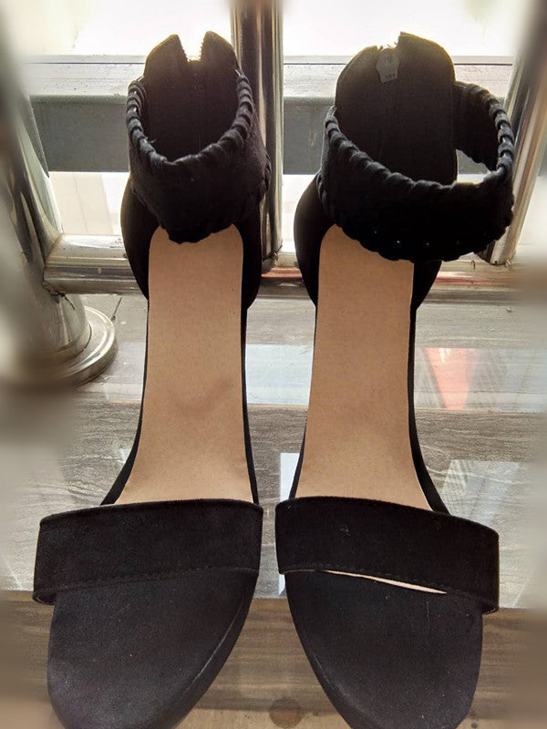 Graceful Orthopedic Sandals for Modern Look