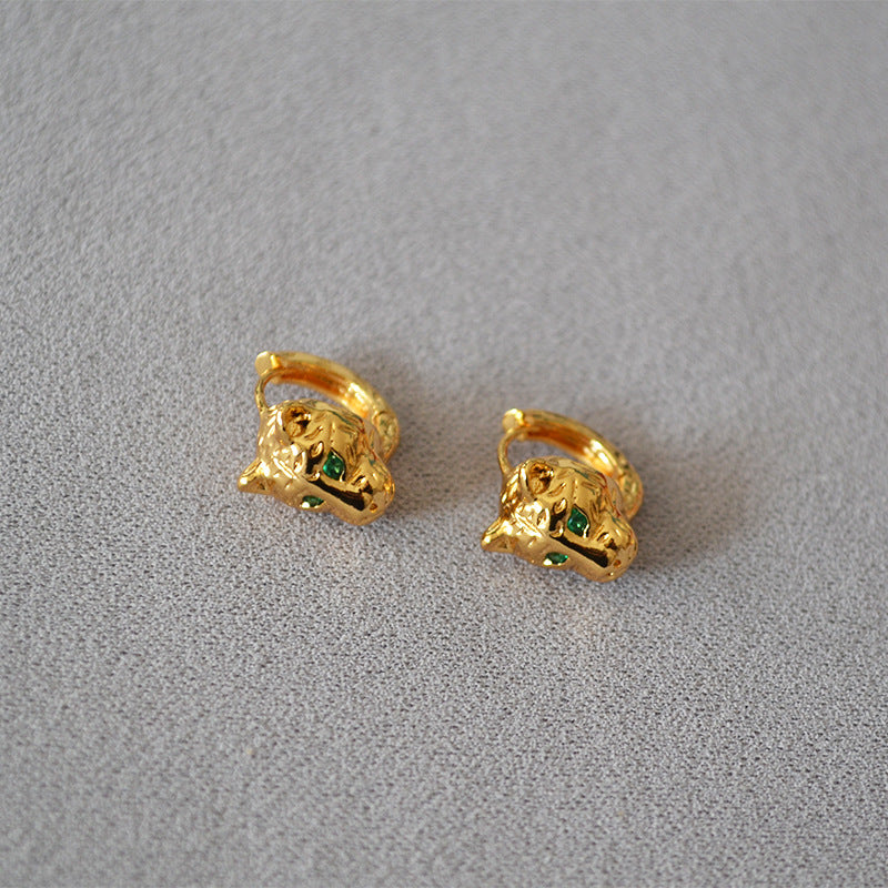 Romantic Gold Earring for Special Moments