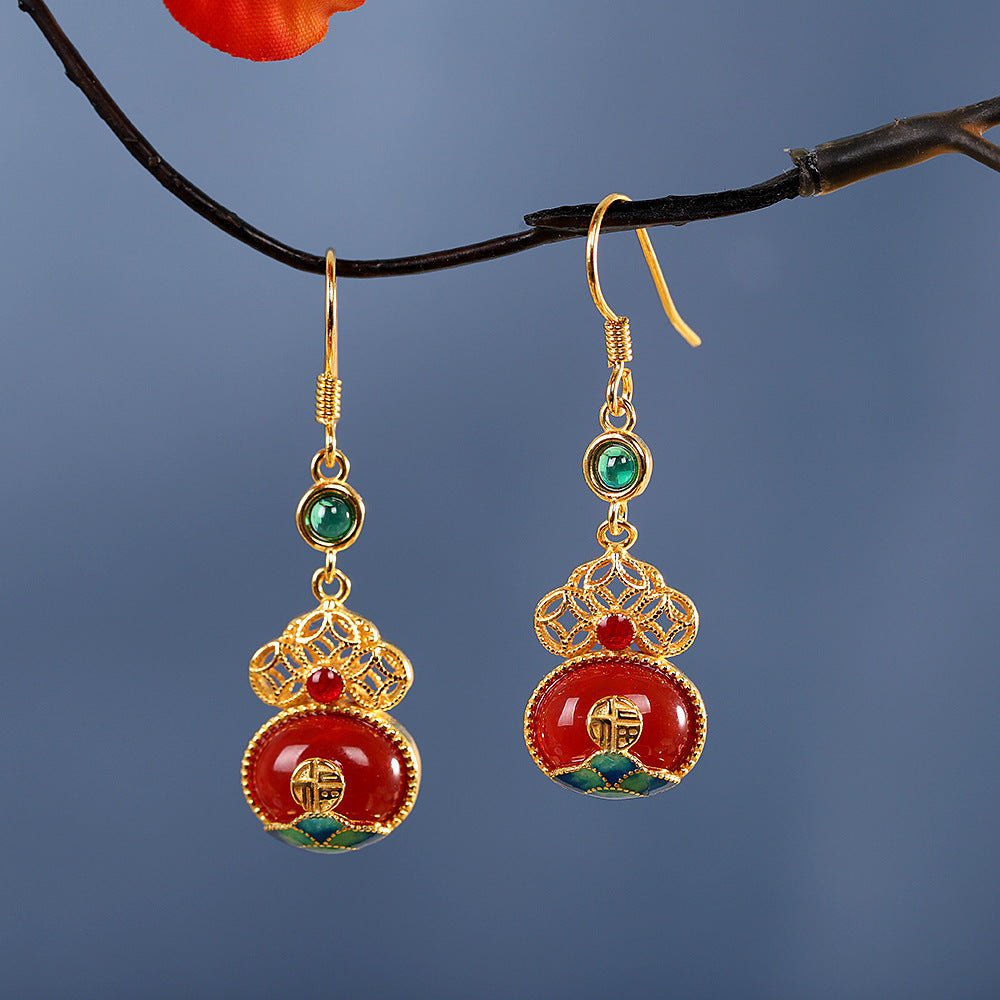 Charming Silver Earring for Any Occasion