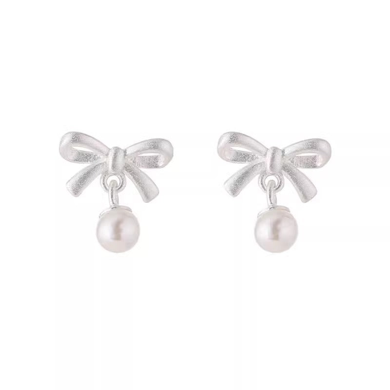 Beautiful Pearl Earring with Unique Style