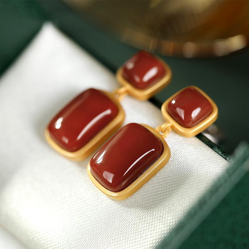 Charming Silver Earring for Any Occasion