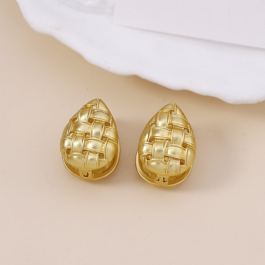 Classic Earring with Timeless Appeal