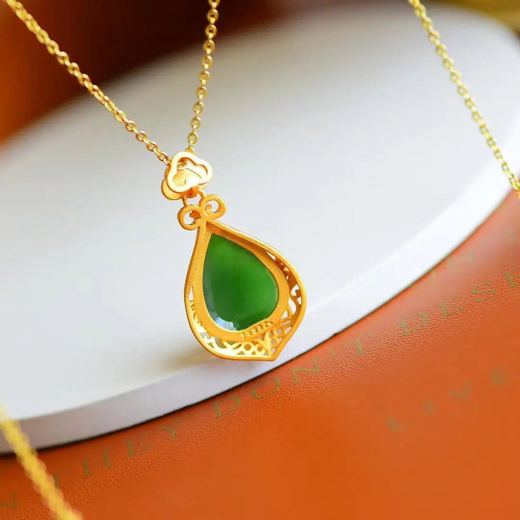 Romantic Gold Necklace for Special Moments