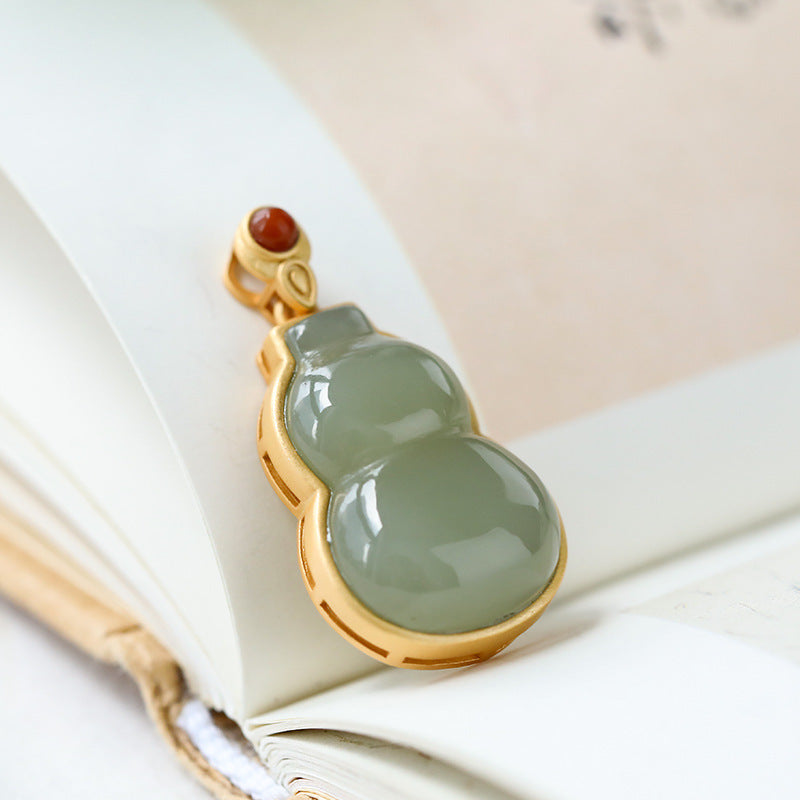 Romantic Silver Necklace for Special Moments