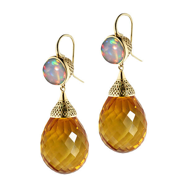 Beautiful Gold Earring with Unique Style