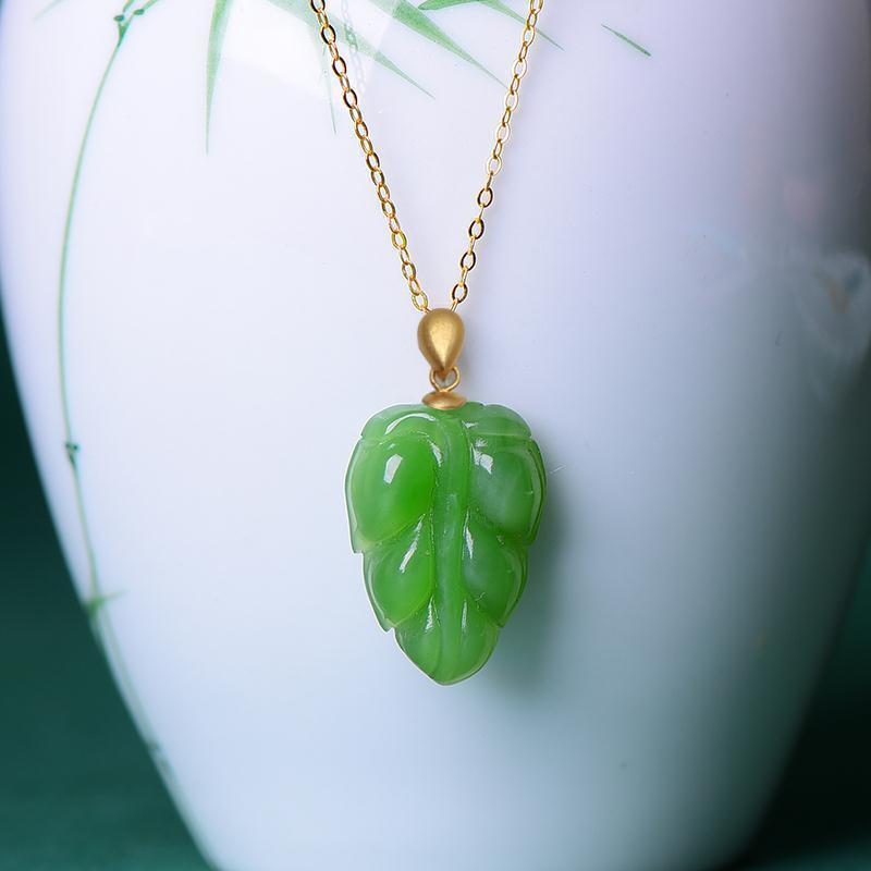 Charming Gold Necklace for Any Occasion