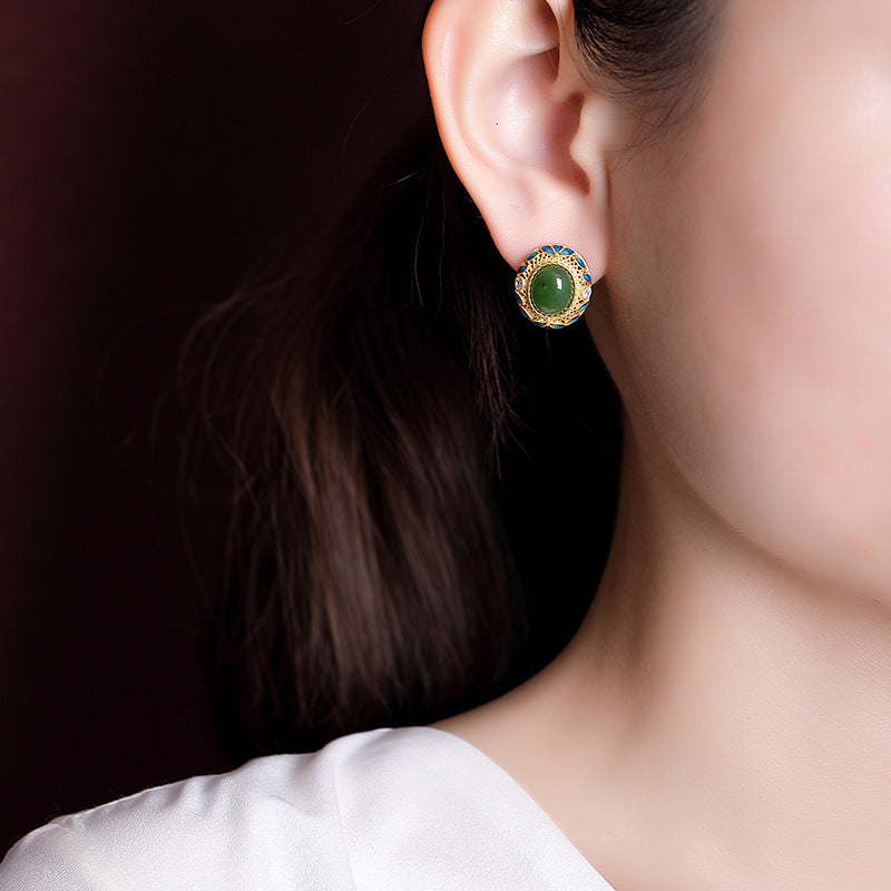 Charming Gold Earring for Any Occasion