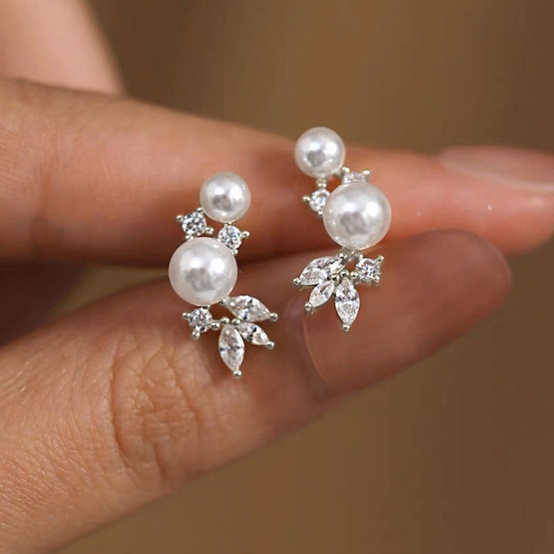 Beautiful Pearl Earring with Unique Style