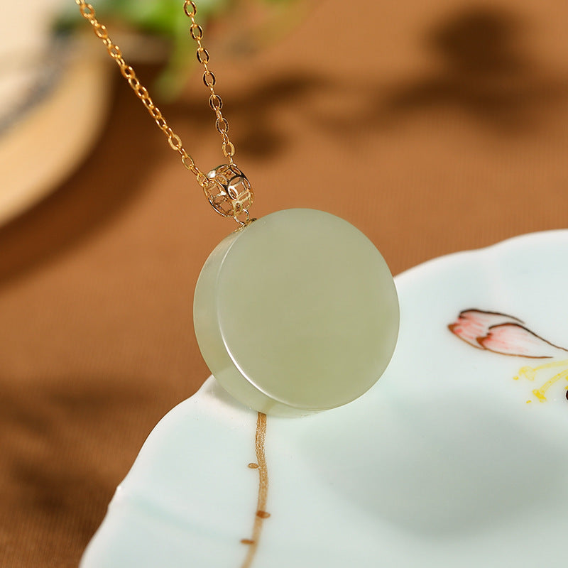 Charming Gold Pendant for Any Occasion