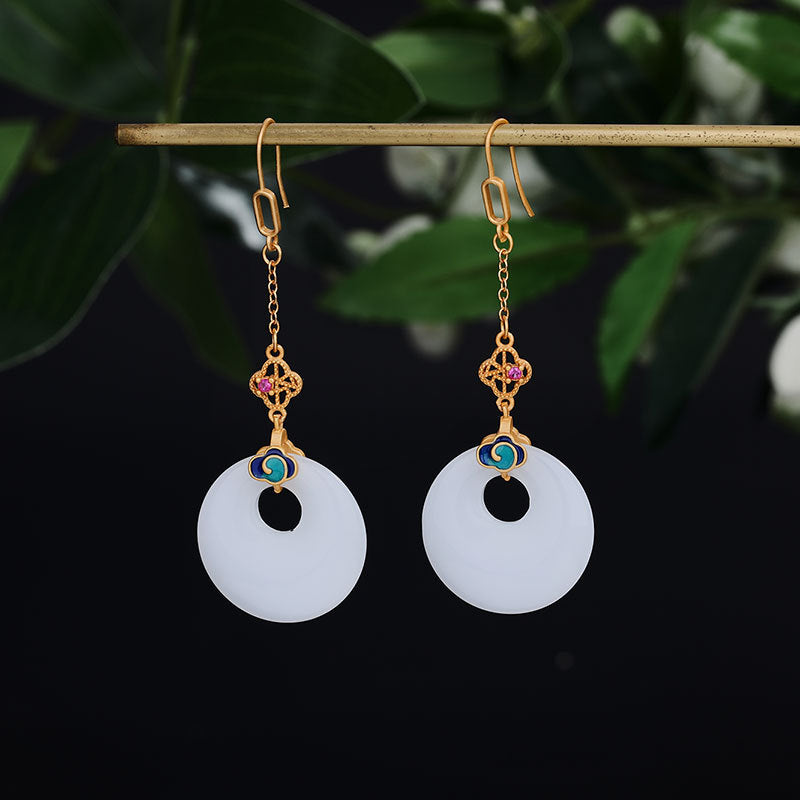 Charming Earring for Any Occasion
