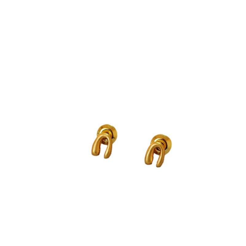 Classic Gold Earring with Timeless Appeal