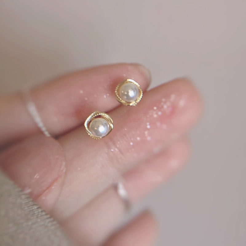 Stunning Pearl Earring for Daily Wear