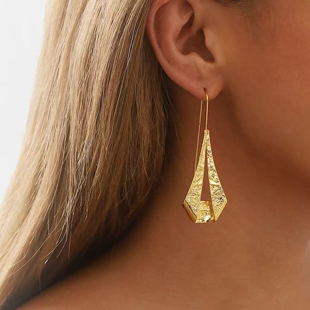 Charming Earring for Any Occasion