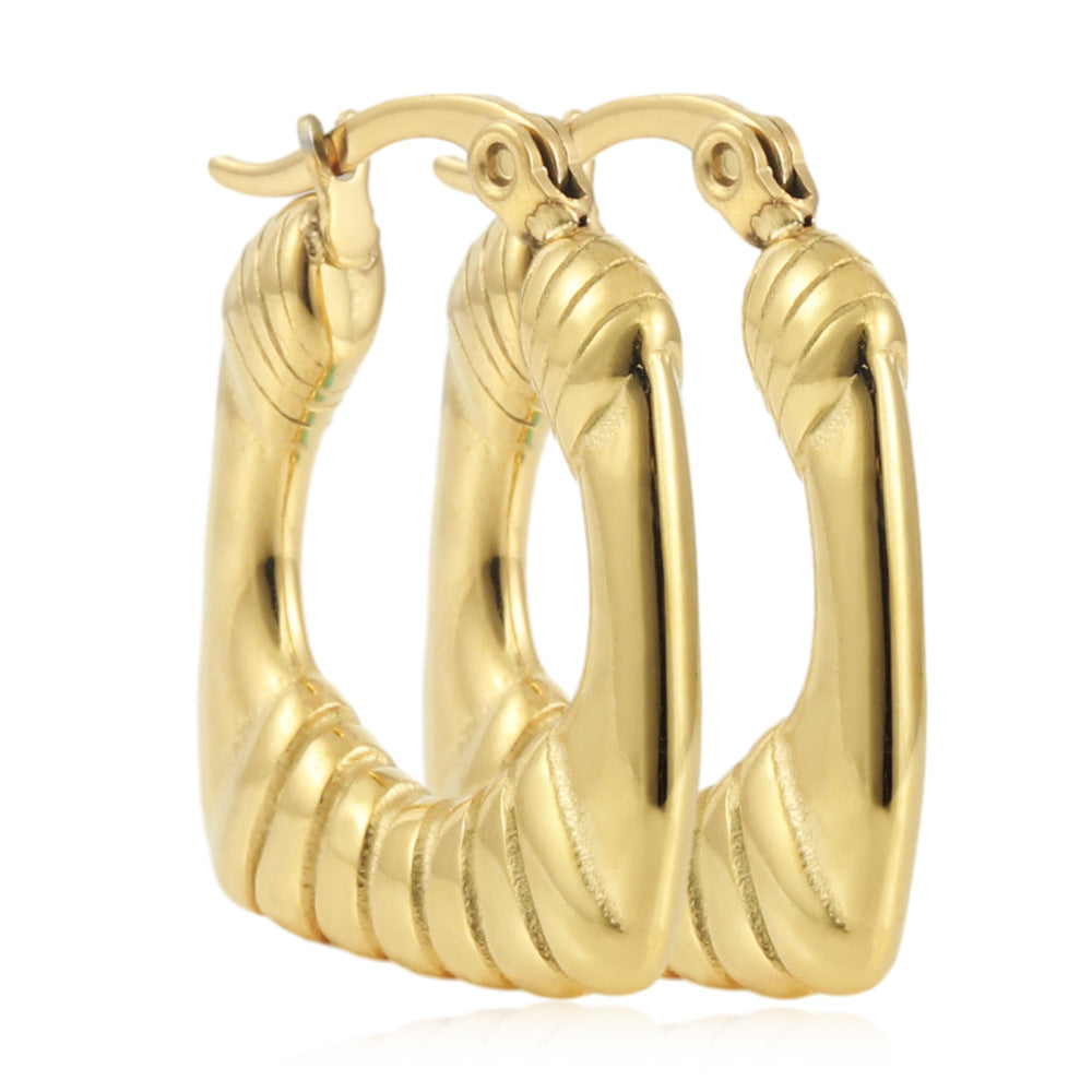 Charming Gold Earring for Any Occasion