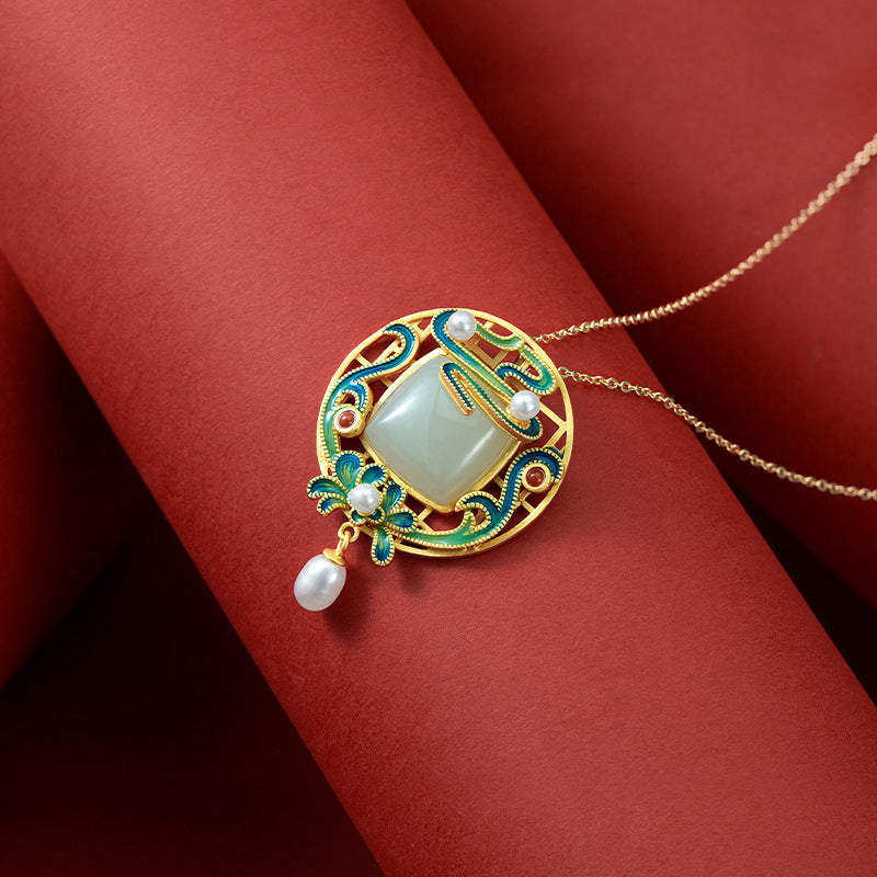 Beautiful Silver Necklace with Unique Style