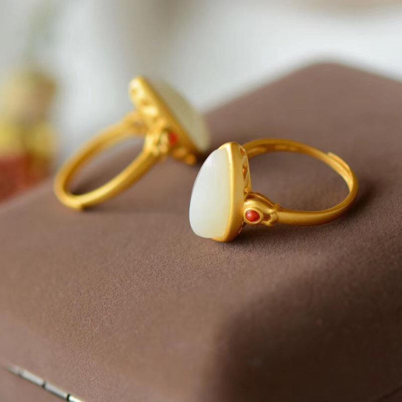 Charming Gold Ring for Any Occasion