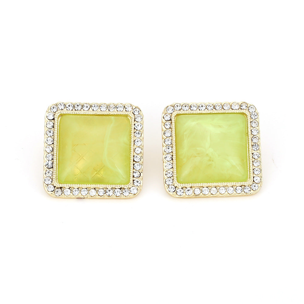 Charming Silver Earring for Any Occasion
