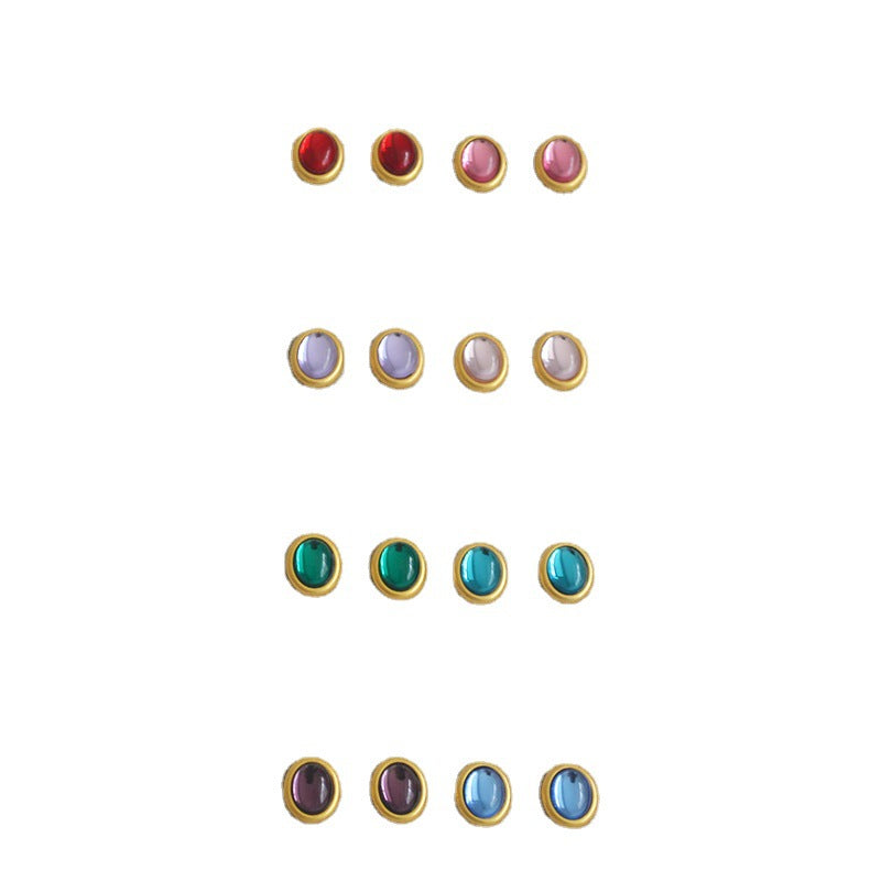 Classic Gold Earring with Timeless Appeal