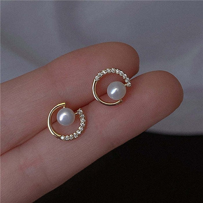 Romantic Pearl Earring for Special Moments