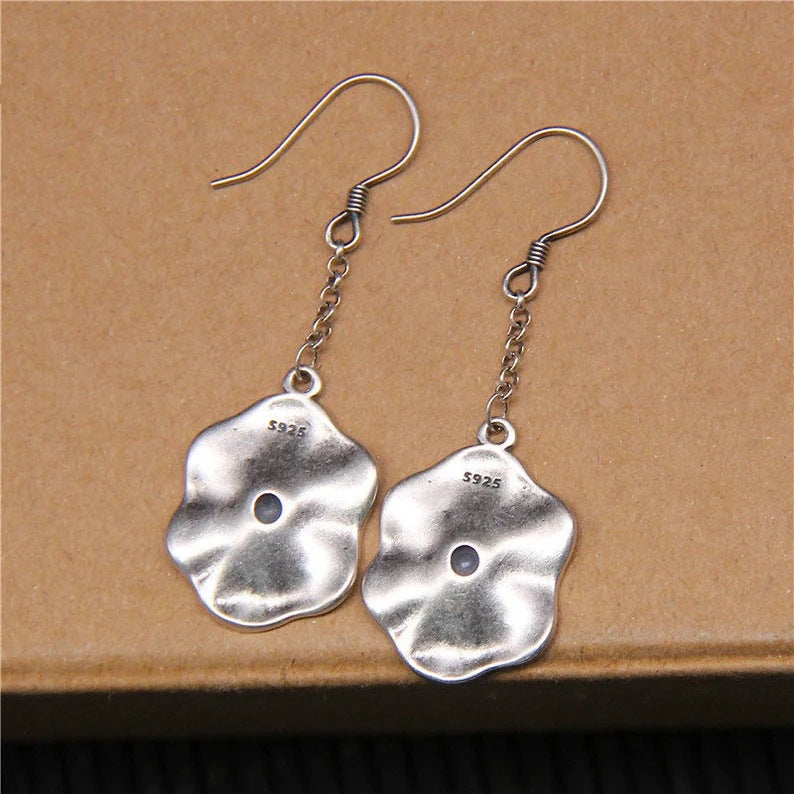 Romantic Silver Earring for Special Moments