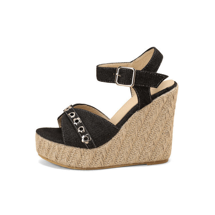 Graceful Orthopedic Sandals for Modern Look