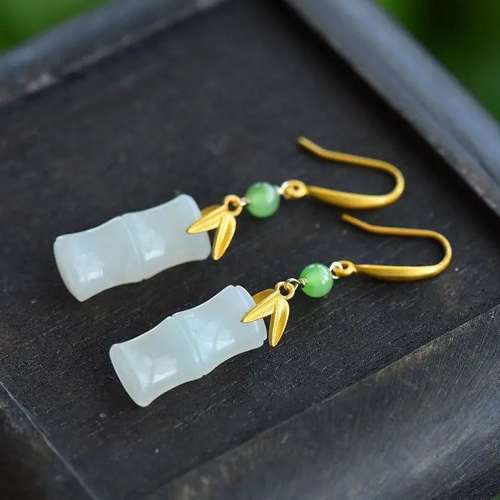 Romantic Silver Earring for Special Moments