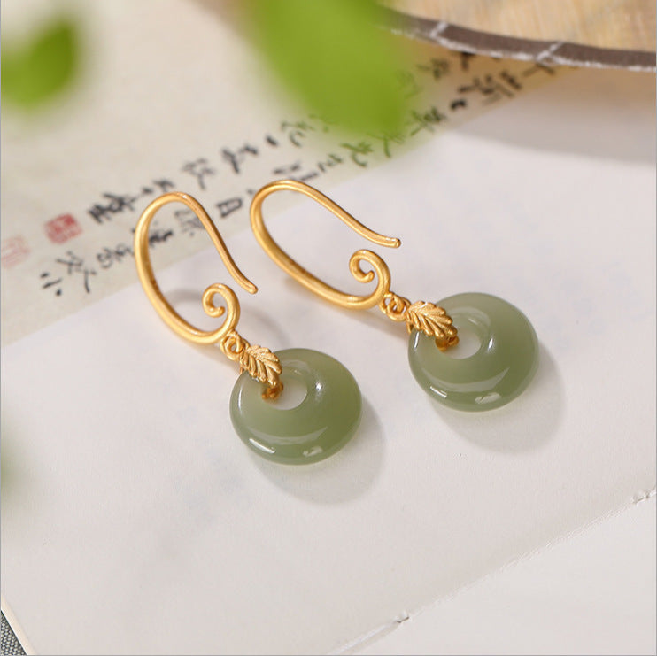 Romantic Silver Earring for Special Moments
