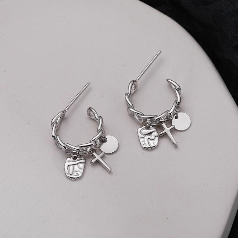 Charming Earring for Any Occasion