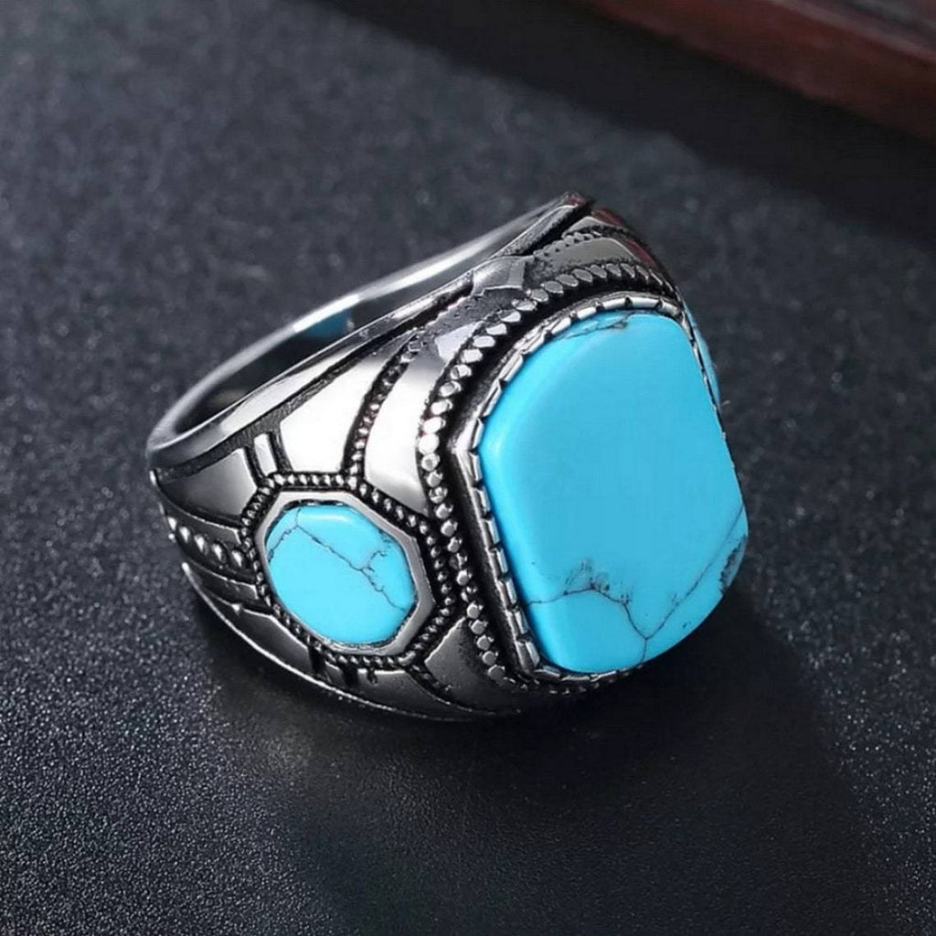 Classic Silver Ring with Timeless Appeal