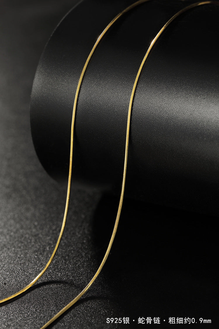 Romantic Gold Necklace for Special Moments