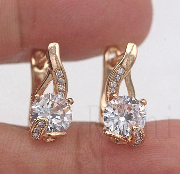 Romantic Gold Earring for Special Moments