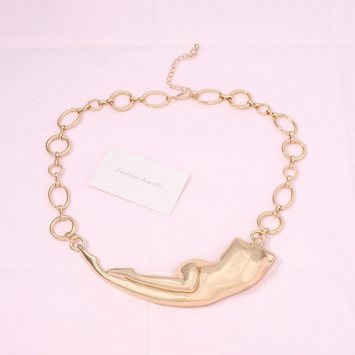 Classic Chain with Timeless Appeal