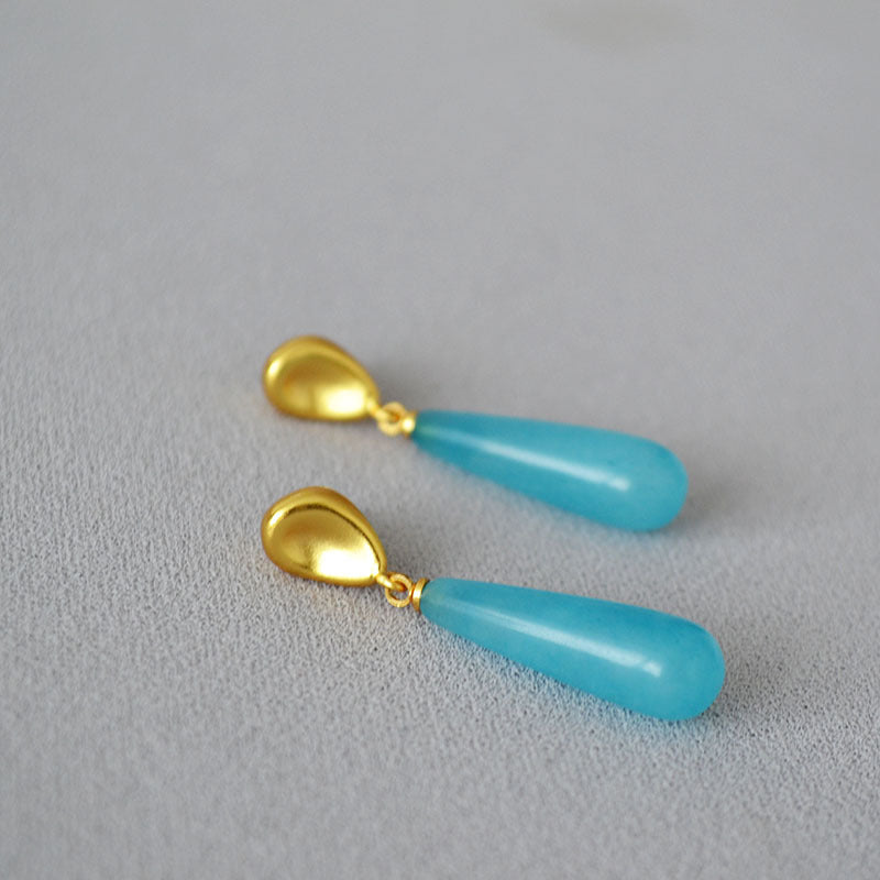 Classic Gold Earring with Timeless Appeal