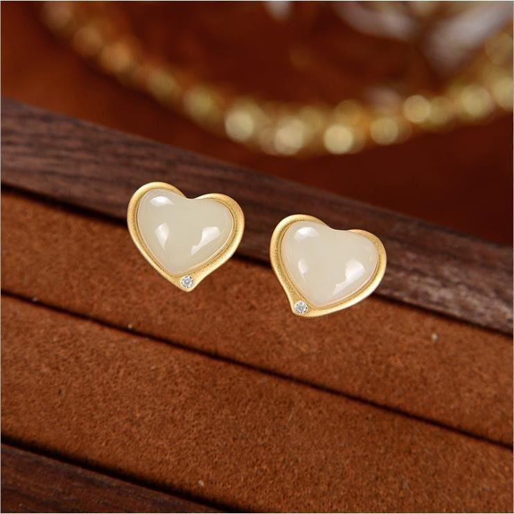 Romantic Gold Earring for Special Moments