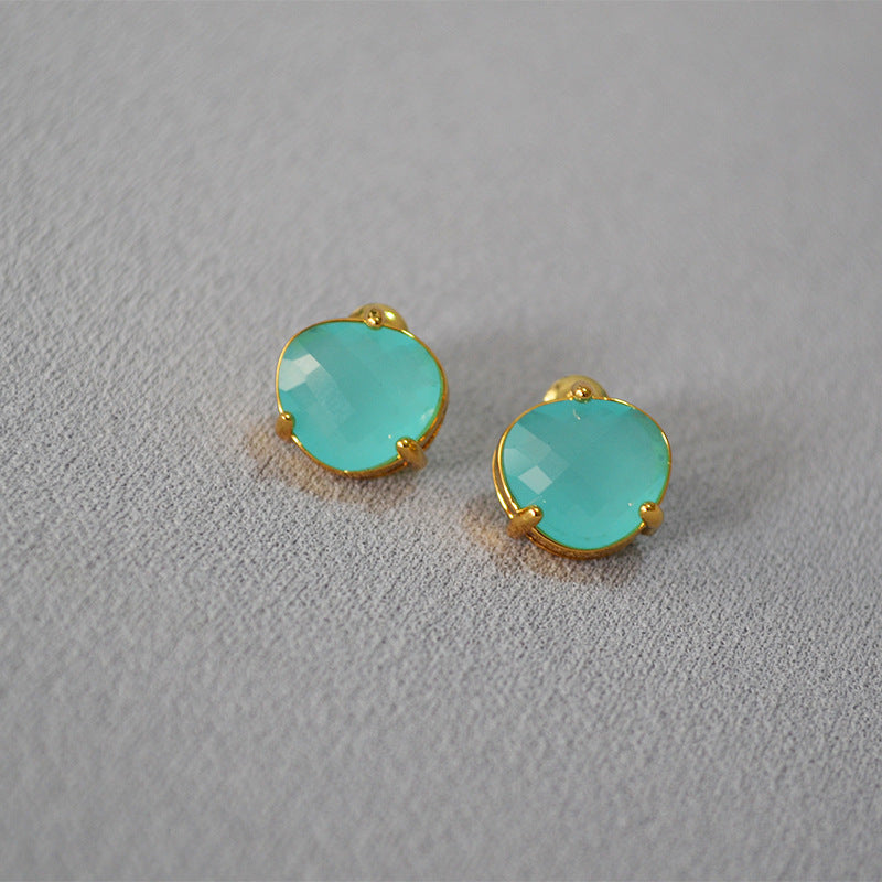 Romantic Gold Earring for Special Moments