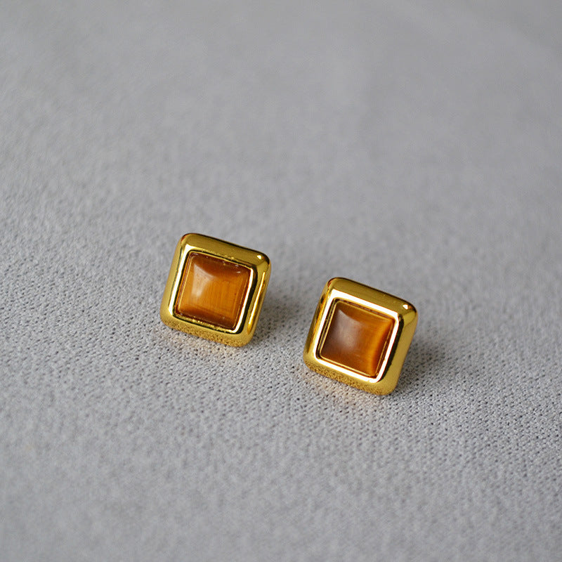 Elegant Silver Earring for Every Occasion