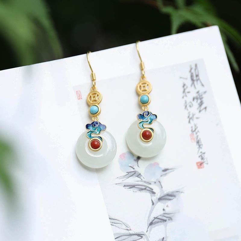 Romantic Silver Earring for Special Moments