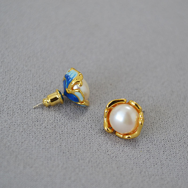 Beautiful Silver Earring with Unique Style