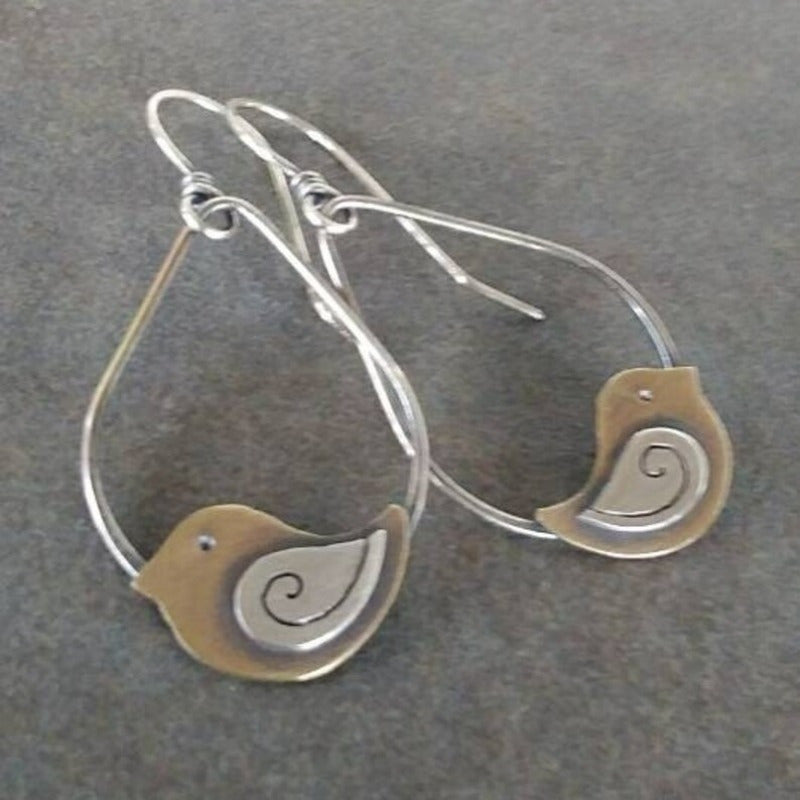 Charming Silver Earring for Any Occasion