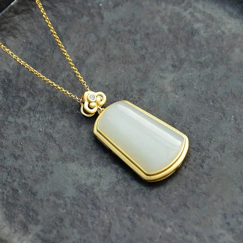 Beautiful Silver Necklace with Unique Style